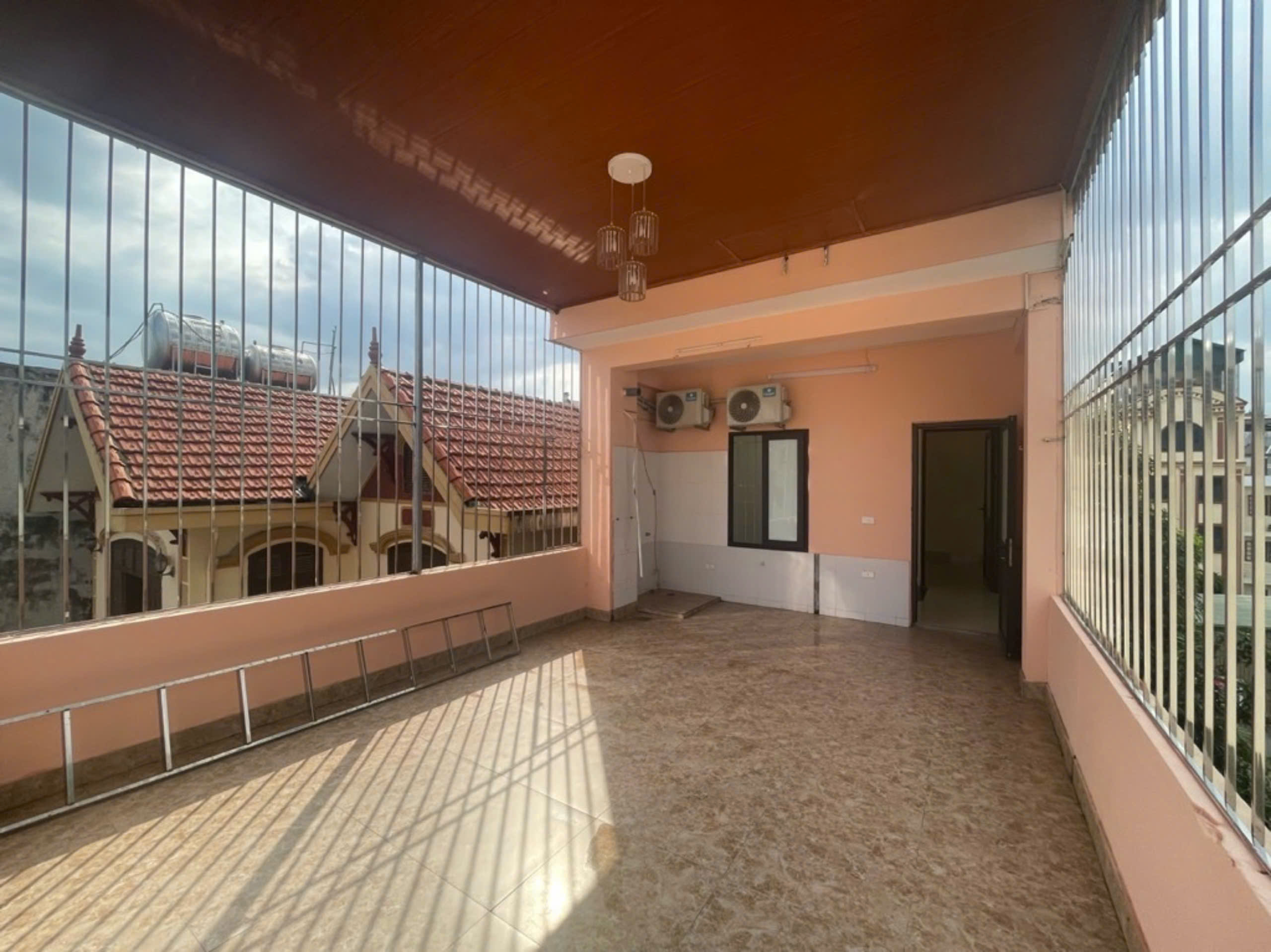 Bán nhà Tứ Liên,mặt ngõ,gần phố Tứ Liên